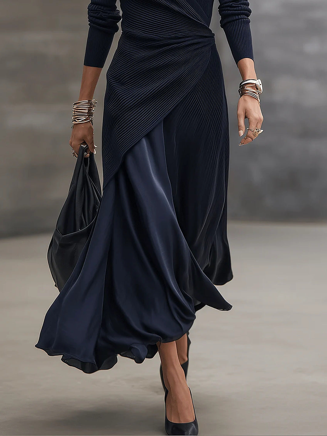 Sabine | Abito lungo a portafoglio con gonna in raso, blu navy