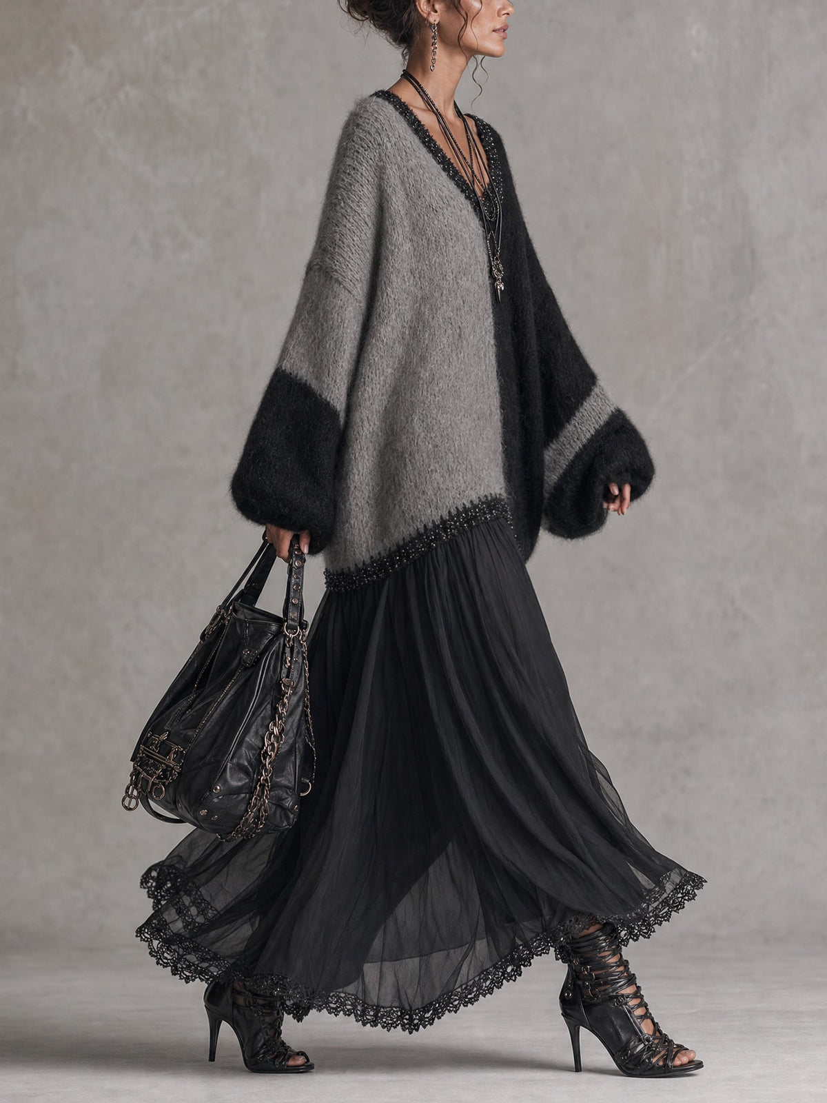 Capucine | Abito lungo oversize in maglia, effetto patchwork in mousseline nera e grigia
