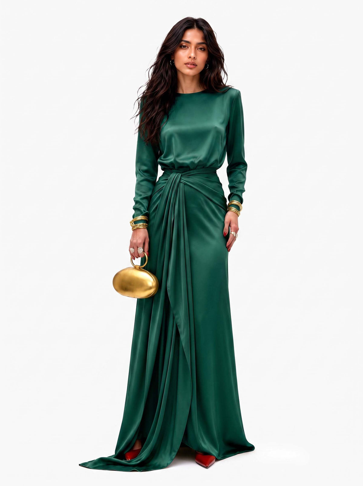 Elegante abito maxi in raso drappeggiato