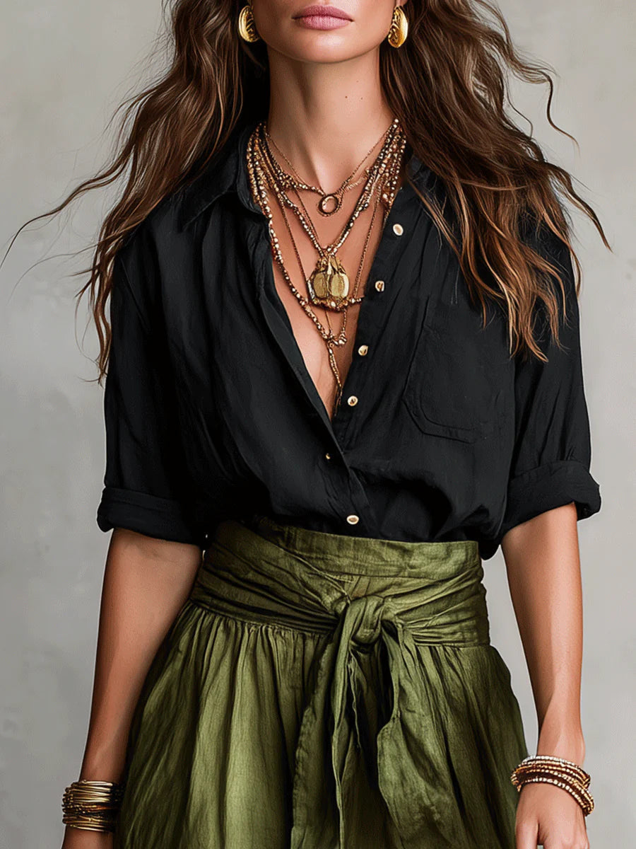 Vera | Completo due pezzi: T-shirt nera e gonna midi verde oliva