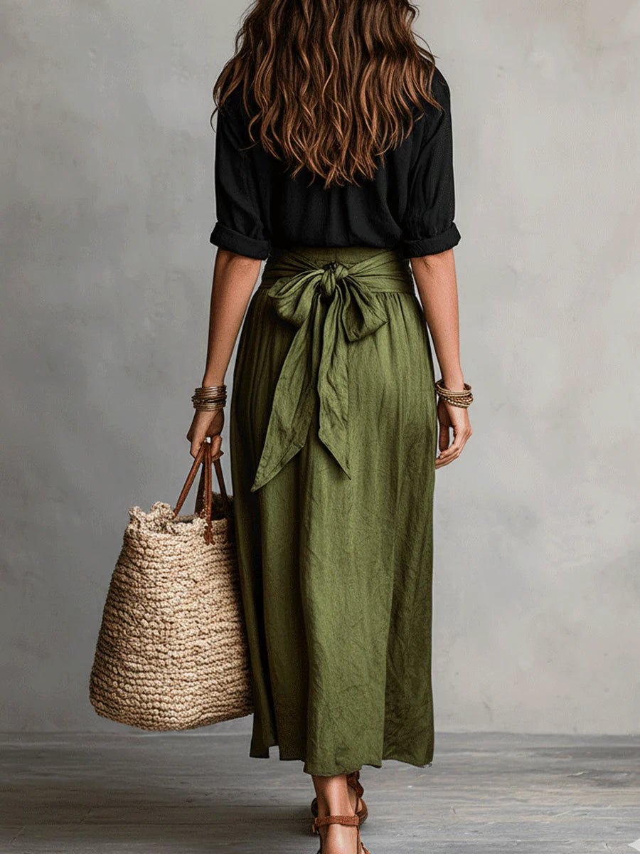 Vera | Completo due pezzi: T-shirt nera e gonna midi verde oliva