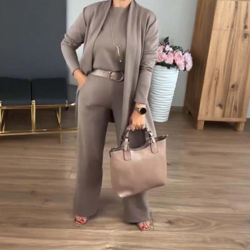 Iris | Elegante completo 3 pezzi composto da un cardigan lungo, un top e un paio di pantaloni